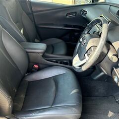 ＼ご成約／ 安心の１年保証付き 距離無制限！中古車販売　平成28年 トヨタ　プリウス　96000kmの画像