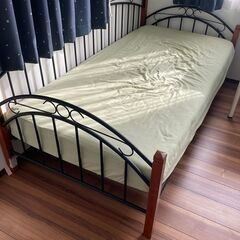 不動産売買で出ました不用品　【シングルベッド】　無料でお譲り致します