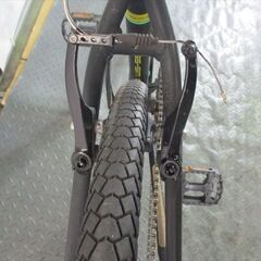 Ｄ763　★16800円★整備済み スポーツ中古自転車 【クロスバイク　黒　クロスＳＩＭ　アルミ】の画像