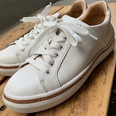 再値下げしました！LANVINホワイトレザー　スニーカー　女性用