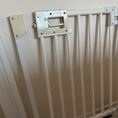 ①木製　ベビーゲート ホワイト 　幅約79-88cm　フェンス　ガードの画像