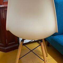 チェア　ホワイト　イームズタイプの画像