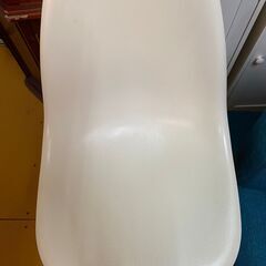 チェア　ホワイト　イームズタイプの画像