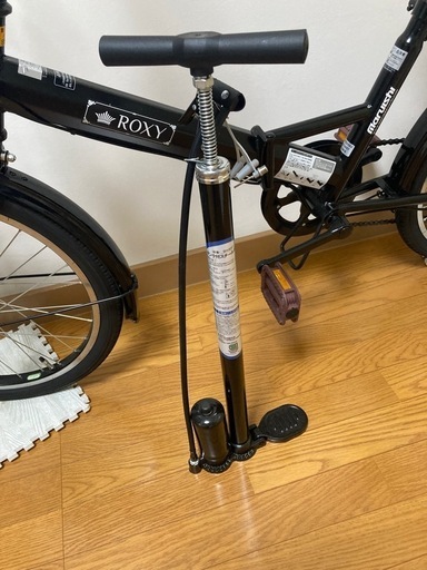 ロキシー走行距離少ない室内保管、折り畳み自転車20インチ6段変速ギア 