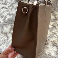 ショルダーにもなるバッグの画像