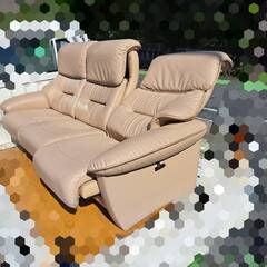 受付終了】リクライニングできる3人掛けソファー 革張り クリーム