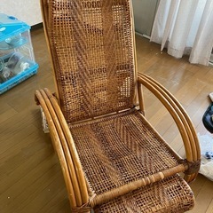 無償　竹椅子と空気洗浄機