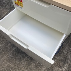 ウッドトップチェスト ホワイト 三段 中古品 洋服 整理タンス 収納 プラスチック製 引き出し軽い の画像