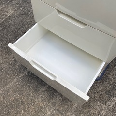 ウッドトップチェスト ホワイト 三段 中古品 洋服 整理タンス 収納 プラスチック製 引き出し軽い の画像