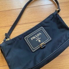PRADA小さいバッグ