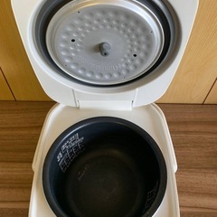 ⭐️アイリスオーヤマジャー炊飯器⭐️ ⭐️RC-ME30-W⭐️の画像