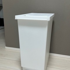 至急！電子レンジ、ガスコンロカバー、ゴミ箱の画像