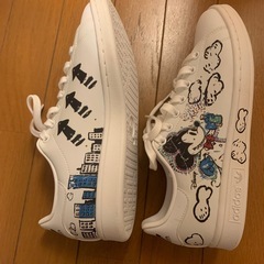 スタンスミス　完売品
の画像