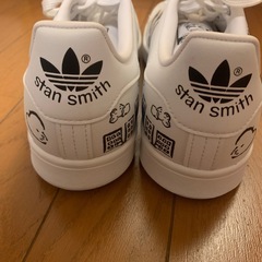 スタンスミス　完売品
の画像