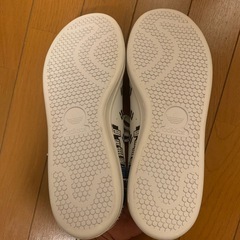 スタンスミス　完売品
の画像