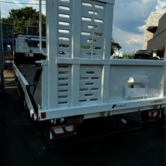 三菱FUSO ブルーテックキャンター　積載車の画像