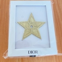 DIOR  ノベルティ　ピンバッジ