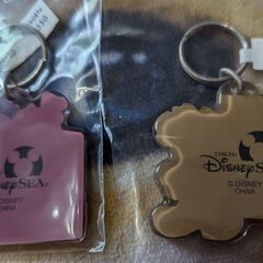 ☆ディズニーシー　キーホルダー　ミッキー＆ミニー　ミッキーマウス、ミニーマウス　各１個　未使用品　の画像
