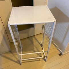 幅調節可能なシェルフの画像