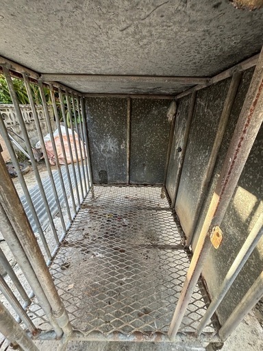 鉄檻、犬小屋、中古売ります