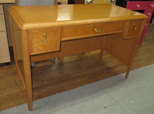 ジモティー限定価格！⭐ R240 海外輸入家具 エレガントデスク 机 ドレッサー アンティーク調、幅110cm Used・キレイ