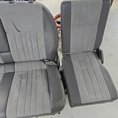 キャンピングカーになどに デリカセカンド回転シートの画像