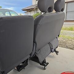 キャンピングカーになどに デリカセカンド回転シートの画像