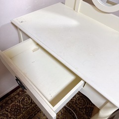 大人気アンティーク調ドレッサーの画像