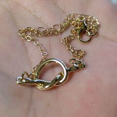 ノット結び目ゴールドブレスレット（新品）の画像
