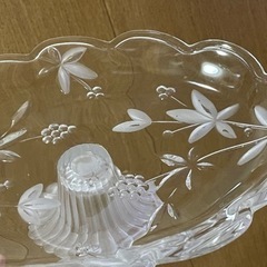 【比較的美品、中古品】２つセットフルーツやパーティーなどに！！ガラス食器棚の画像