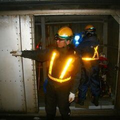 🔥高額求人🔥月給40万円可能💰夜勤で予定も立てやすい🗓️必要なのは運転免許だけ🚗【線路保守・点検】の画像