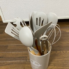 木製ハンドル付きシリコン製キッチン用品12点セットの画像