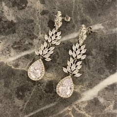 ウエディング　ピアス　ブライドミー　シルバー