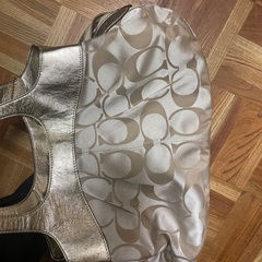 非常に高価 Coach bag の画像