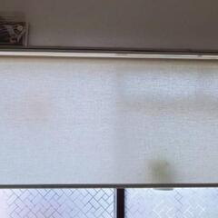 ニトリのロールスクリーン2点