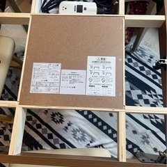 山善の脚長こたつ机、椅子2脚、こたつ布団の画像