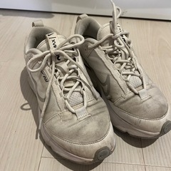 NIKE エアマックス　写真よりは綺麗です💦