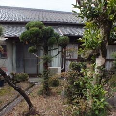 駅・イオン徒歩6分・豪壮！風格のある蔵・庭園付古民家平屋2棟/土地455㎡・古民家喫茶・住居・別荘・店舗・民泊 城下町の歴史的町並みの道に面す（室内駐車場1台・小型）元豪商の建物！ - 伊賀市