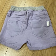 ほぼ新品　120サイズ　女の子　紫色ショートパンツの画像
