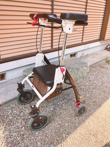 歩行器　ユーバ産業　肘置き付き