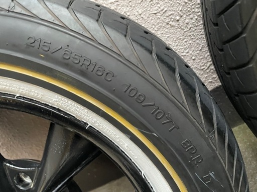 ハイエース　ホイール　タイヤバリ山2023年製　4本セット ホワイトレター
