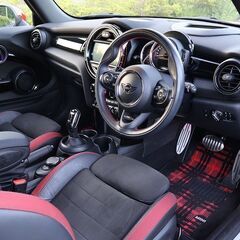 【千葉・横浜】H30/11 MINI JCW ジョンクーパーワークス 8速AT F56型 2.5万km 車検R7/11 ホワイトシルバー バックカメラ シートヒーター　CBA-XRJCWMの画像