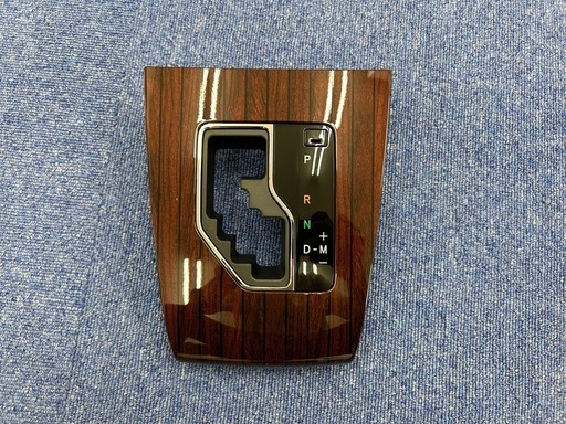 60系　ハリアー　純正シフトパネル