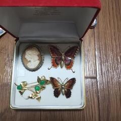 【新品未使用】ブローチ　4個セット