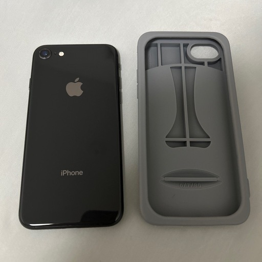 iPhone8 SIMロックありカバー付き