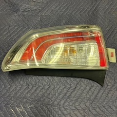 トヨタ 30 プリウス 後期 純正 LED テールランプ 右側 ZVW30 STANLEY 47-55の画像