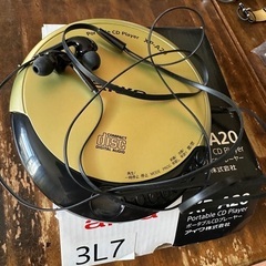aiwa ポータブルCDプレーヤーの画像