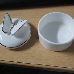 BONE CHINA,かわいい小物入れ、蝶、５ｘ５ｘ４