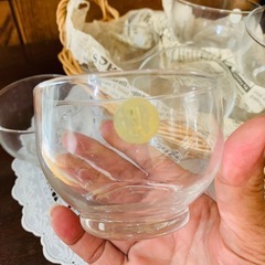 値下げ❗️★ガラスのコップ8個とカゴセット★の画像