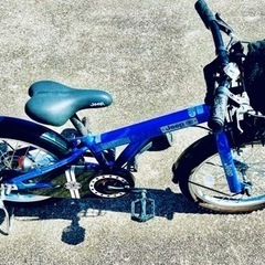 決まりました　更にお値下げ❗️(ヘルメット不要の場合6000円)  子供用自転車　Jeep ブルー　アサヒにて購入　18インチ　かご、ヘルメット、補助輪、説明書付きの画像